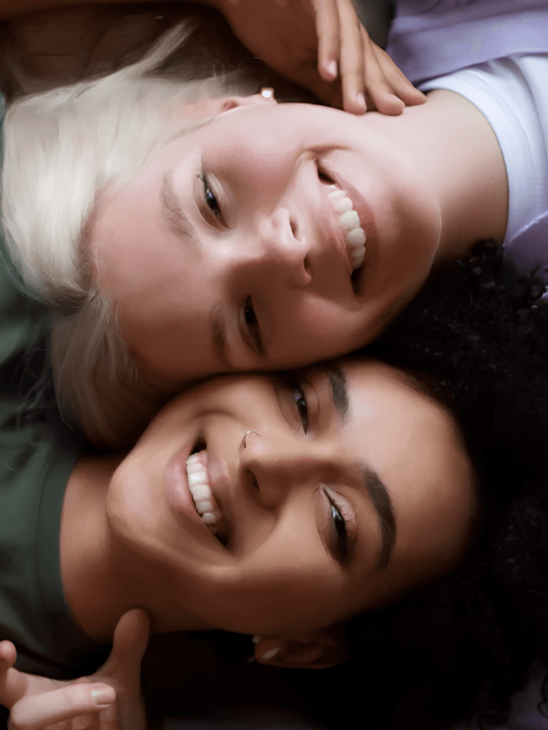 Imagem de casal homoafetivo feminino
